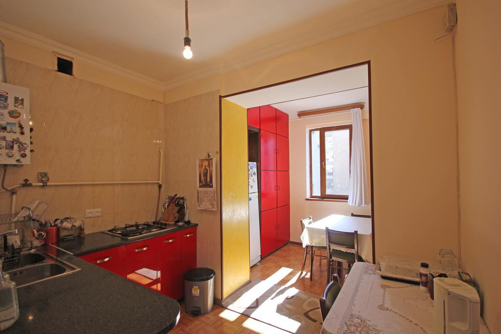 Center Hostel And Tours Yerevan Ngoại thất bức ảnh