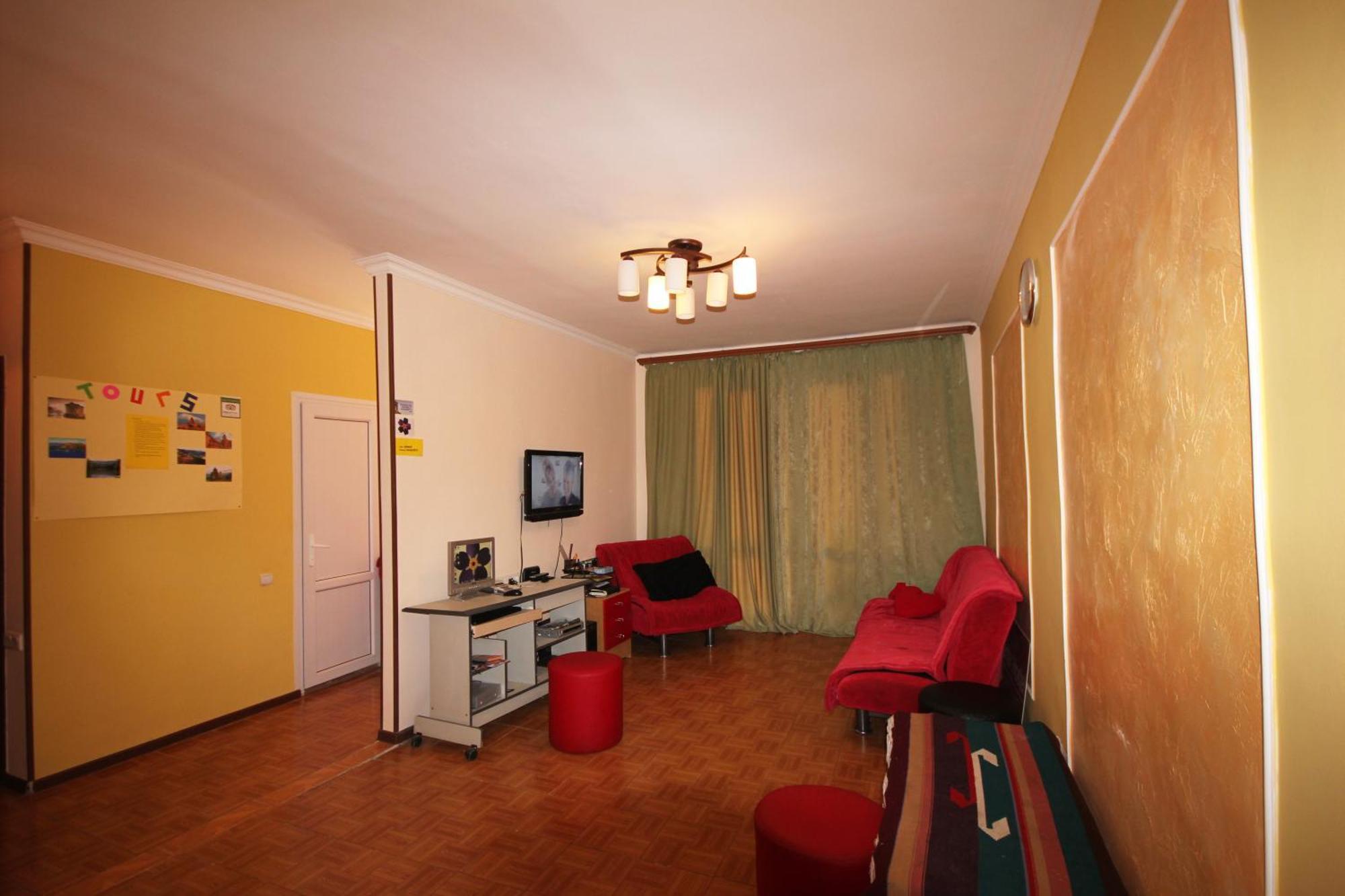 Center Hostel And Tours Yerevan Ngoại thất bức ảnh