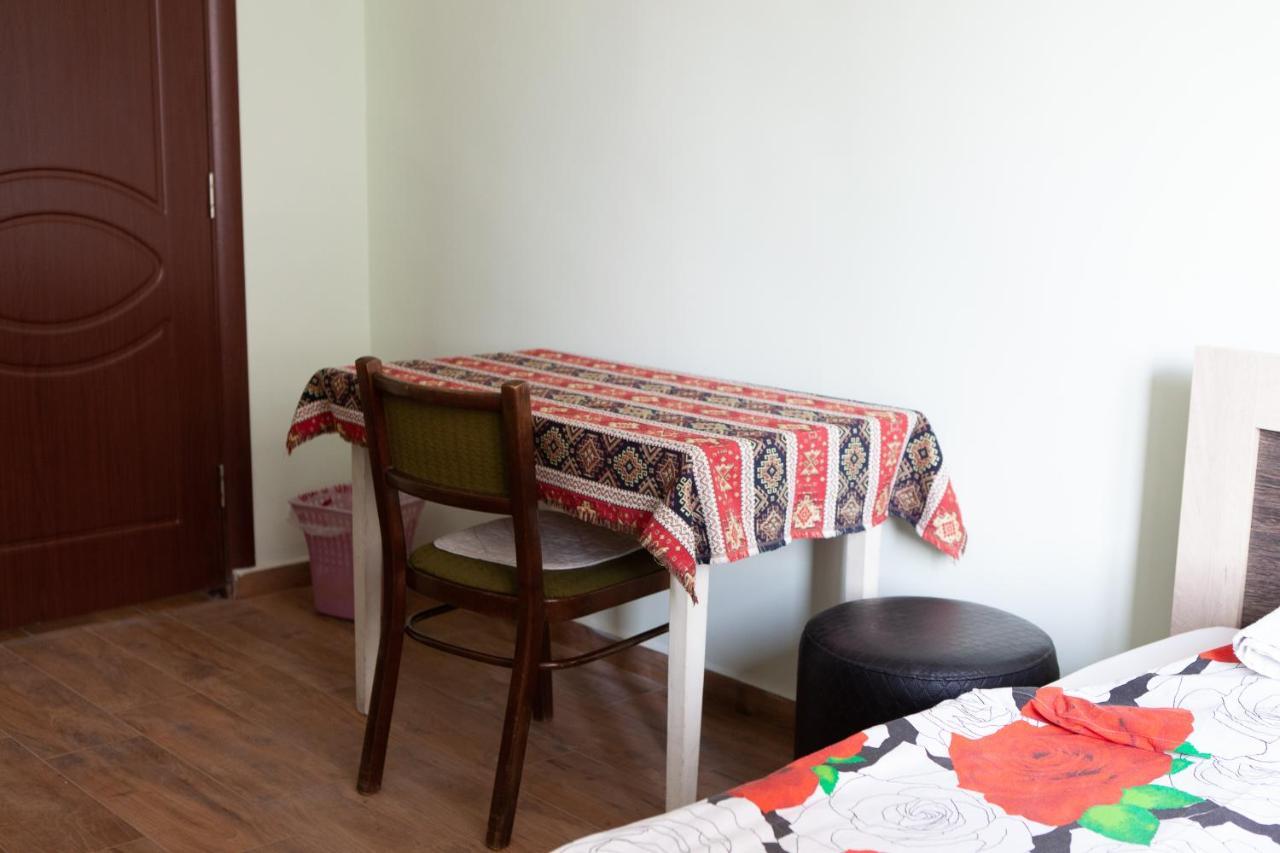 Center Hostel And Tours Yerevan Ngoại thất bức ảnh