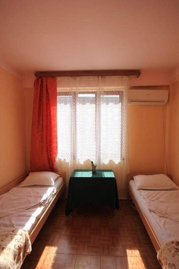 Center Hostel And Tours Yerevan Ngoại thất bức ảnh