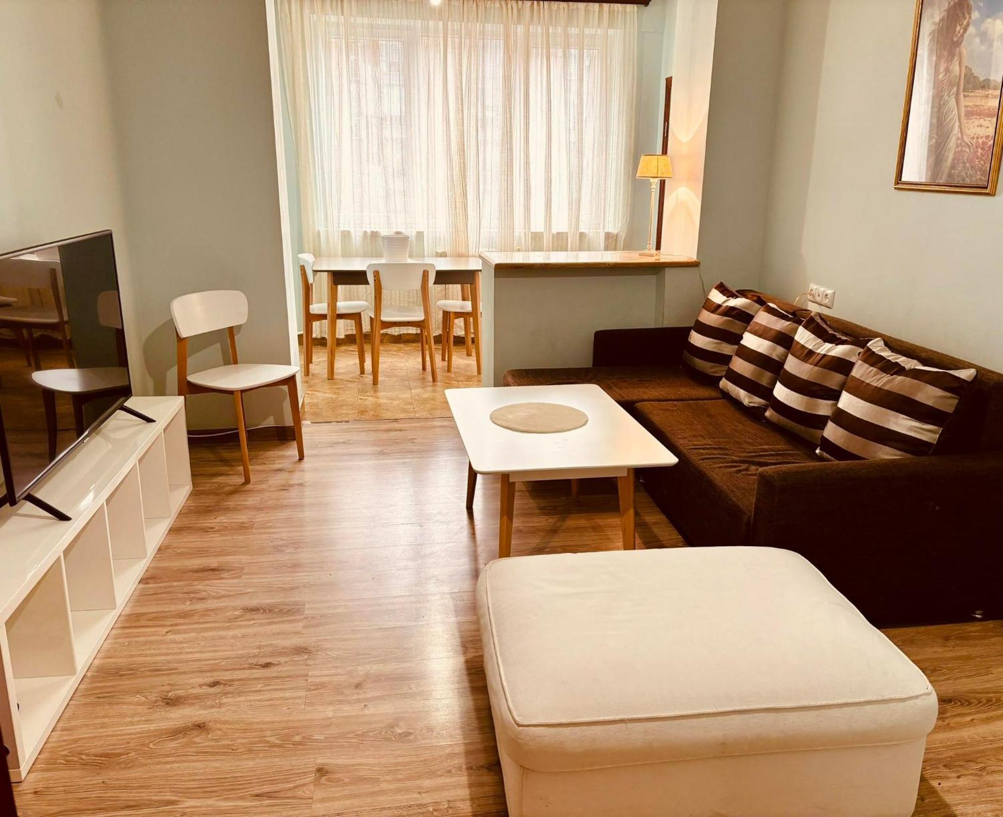 Center Hostel And Tours Yerevan Ngoại thất bức ảnh